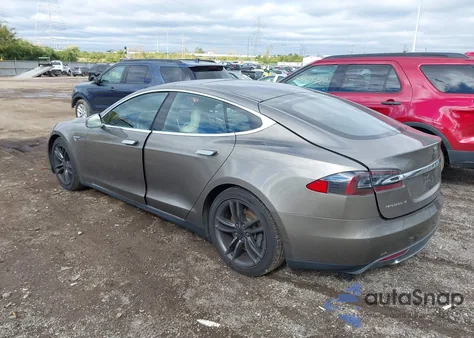 2015 Tesla Model S 70D/85D/P85D z USA, uszkodzony, nr VIN 5YJSA1E27FF111998